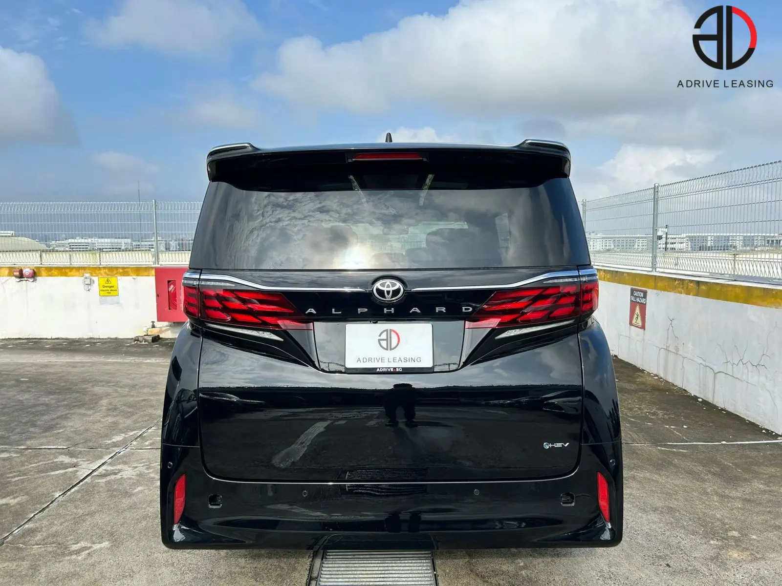 Toyota-Alphard-Hybrid-2.5-HV-Z-3