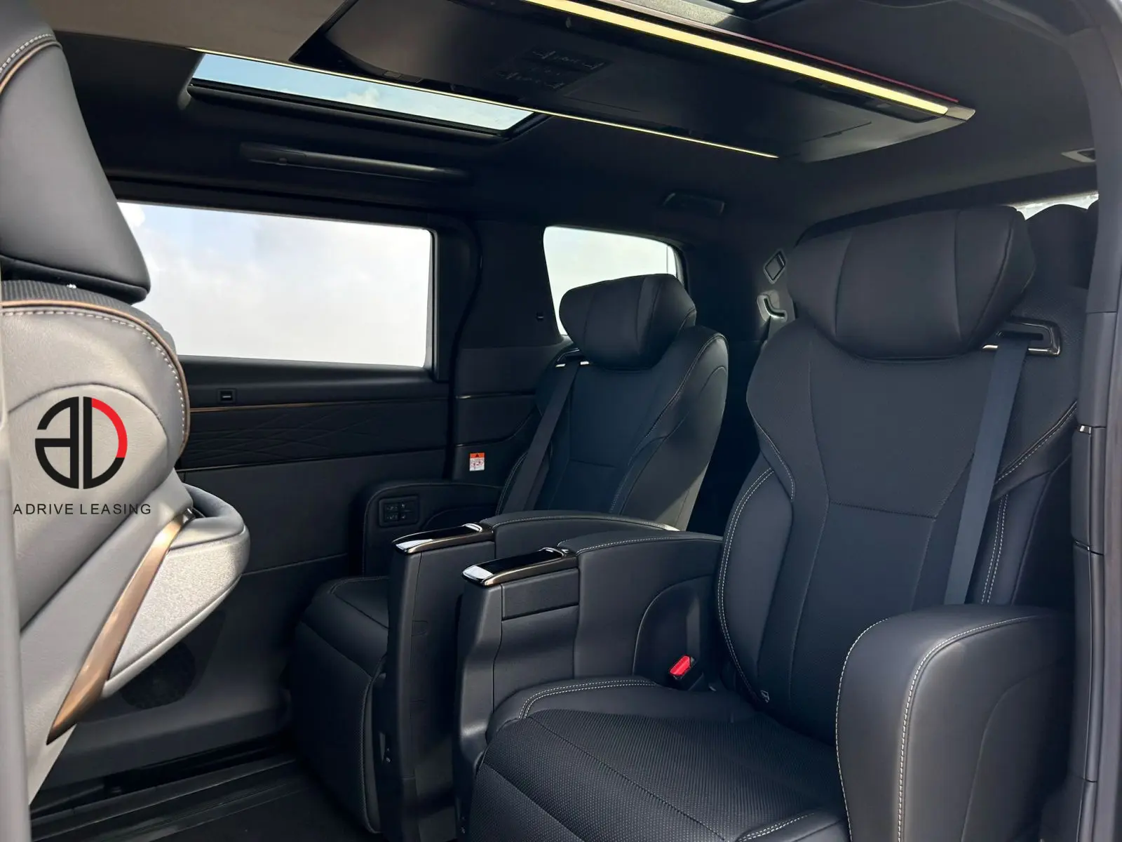 Toyota-Alphard-Hybrid-2.5-HV-Z-5