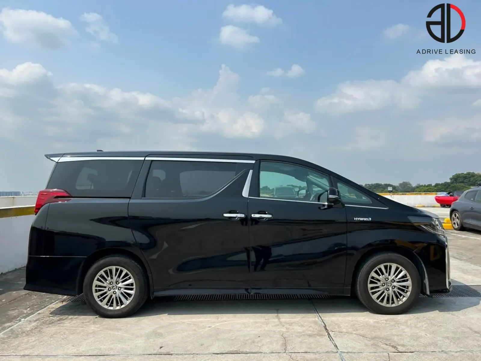 Toyota-Alphard-Hybrid-2.5A-2