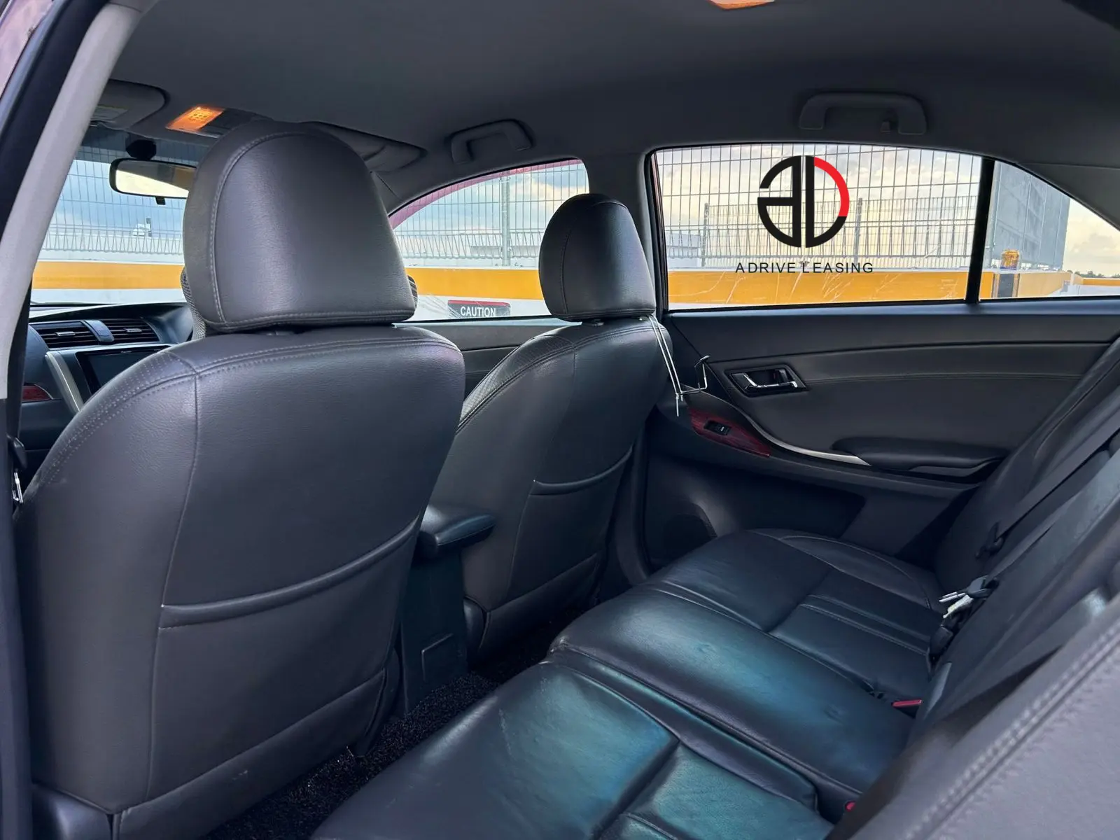 Toyota-Premio-1.5F-5