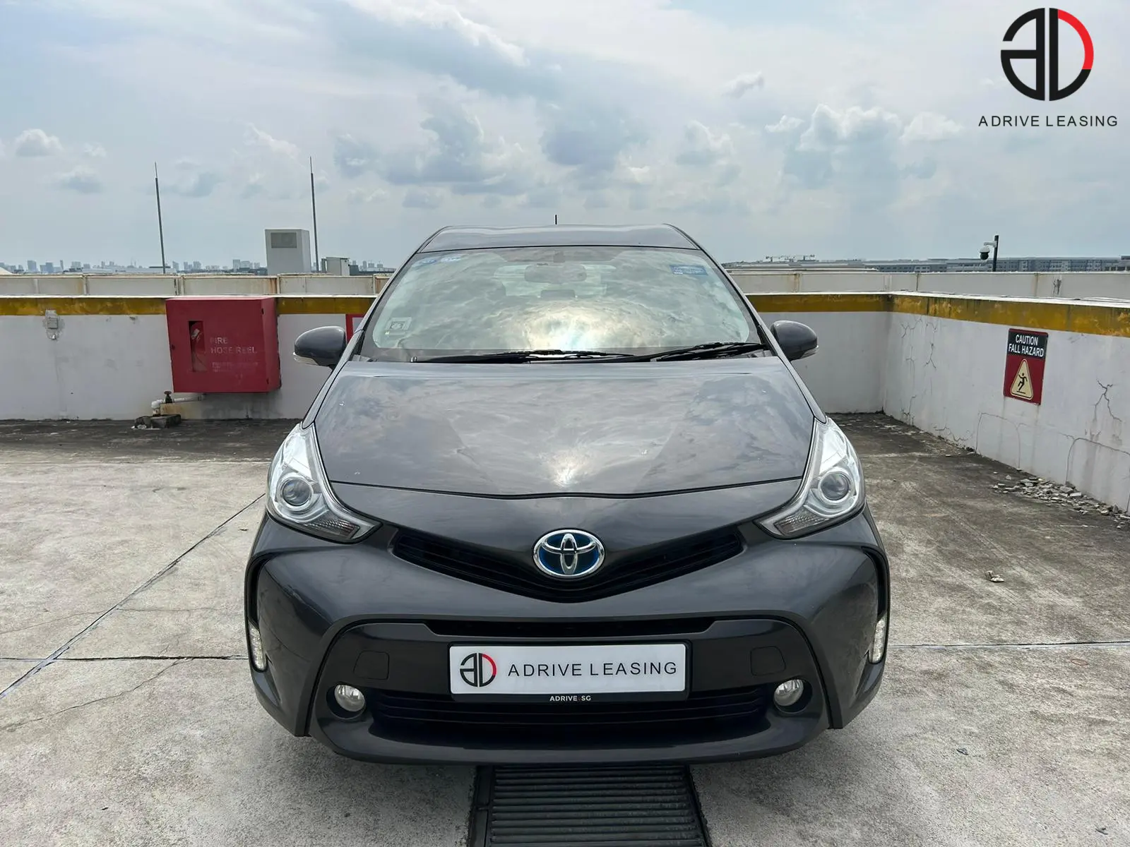 Toyota-Prius-Plus-Hybrid-1.8A-1