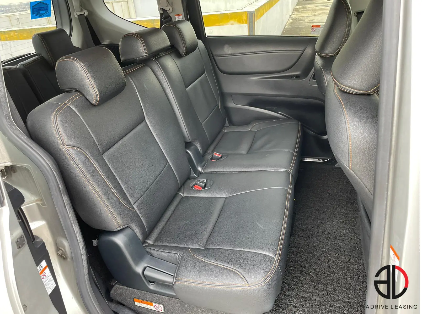 Toyota-Sienta-Hybrid-1.5A-5