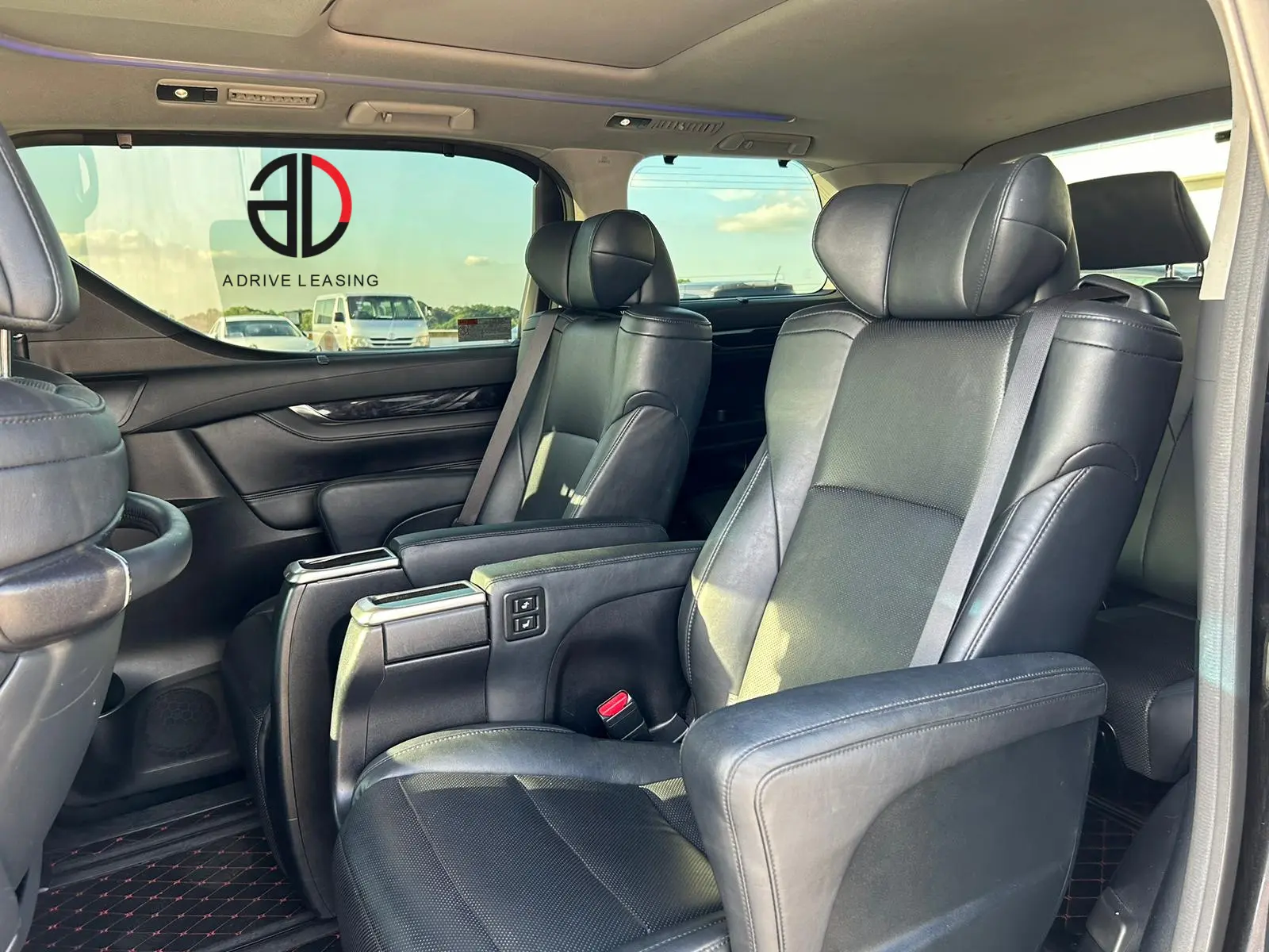 Toyota-Vellfire-2.5A-5