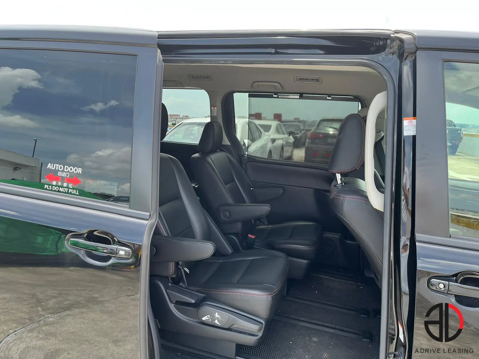 Toyota-Voxy-Hybrid-1.8A-5